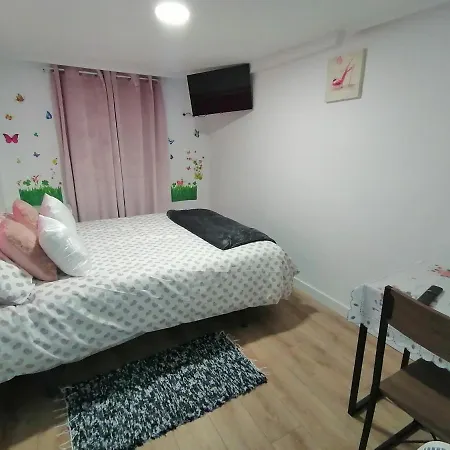 Rum i privatbostad Casa Playa Valdenoja Santander